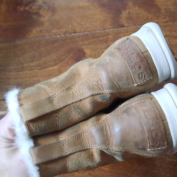 Waterproof Sorel boots size 7.5 - Picture 4 of 7